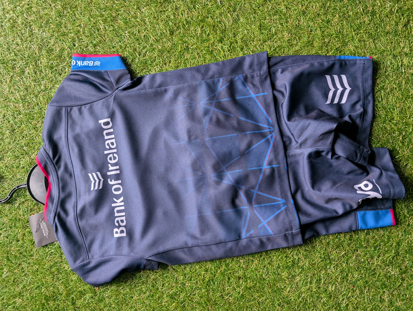 Castore Leinster Kids rugby kit set top and shorts size 2-3 years