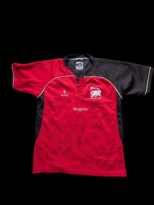 Kukri London Welsh Vintage classic Rugby jersey - Signed by Team - Large