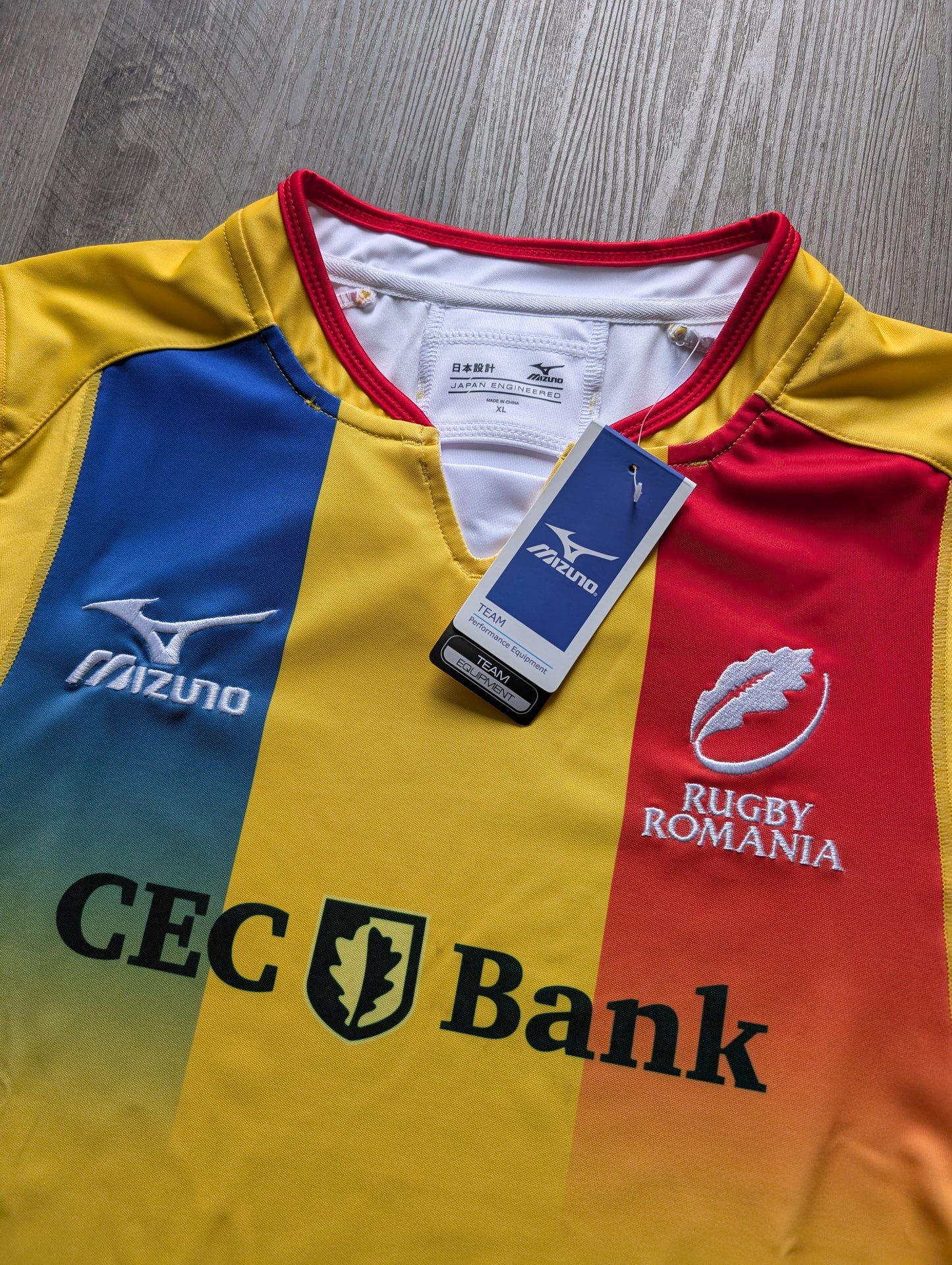 Mizuno Romania Rugby Jersey mens XL slim fit New